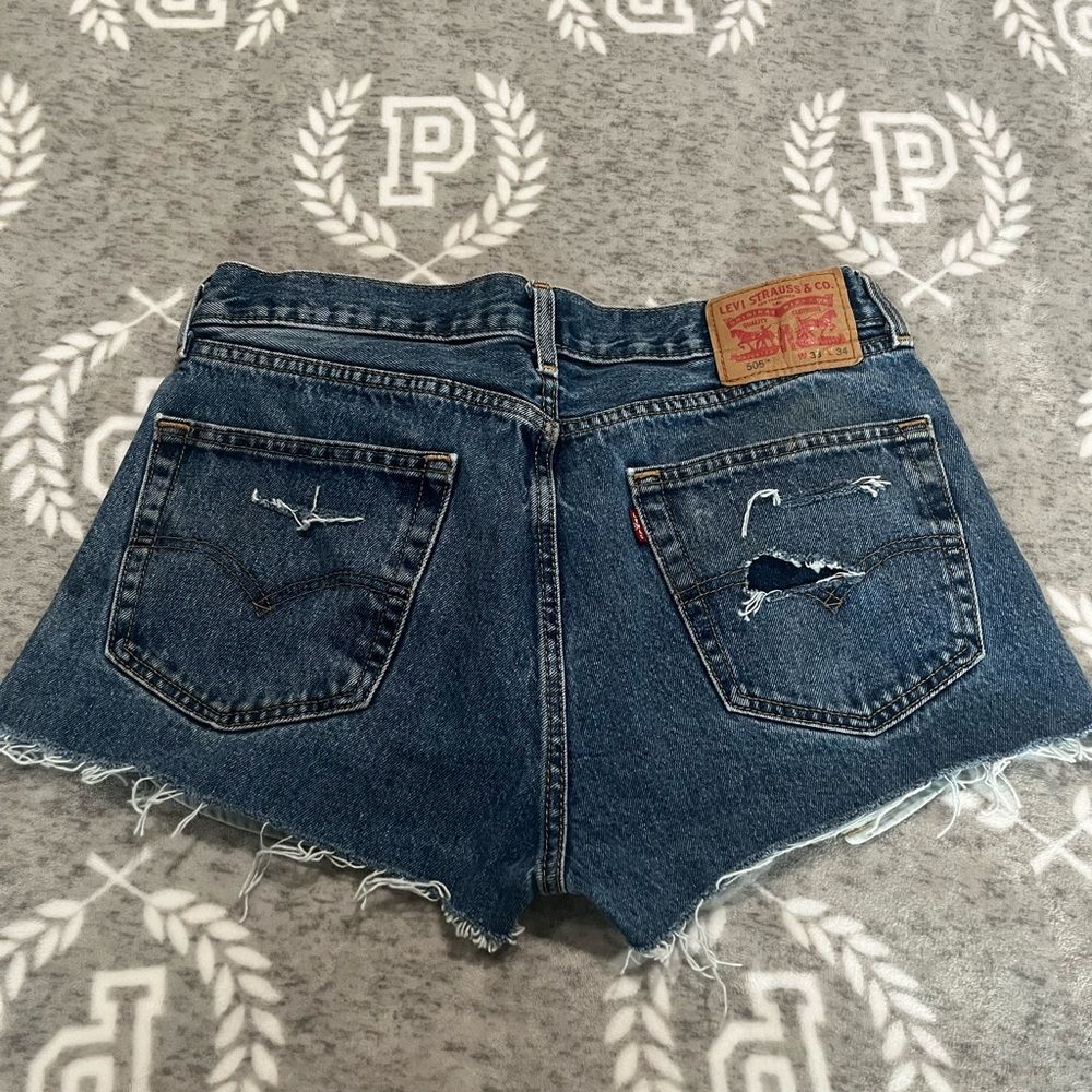 Levis 505‎ Distressed Denim Cut Off Shorts Medium Wash Blue W33